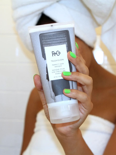 R+Co Маска для совершенства волос «Прямой эфир» Television Perfect Hair Masque 147 мл фото 3