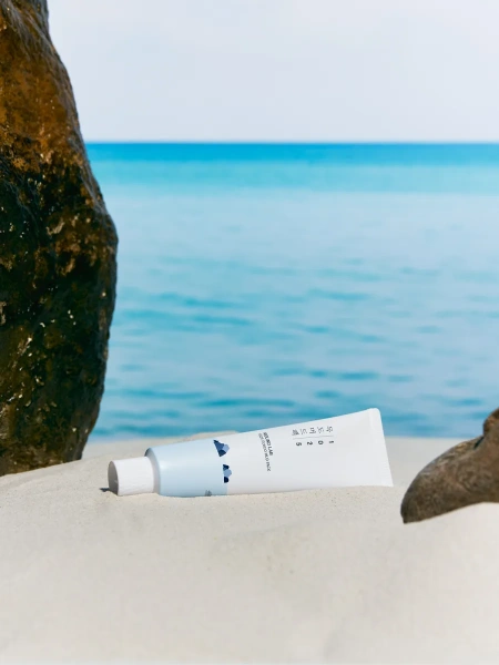 Round Lab Очищающая глиняная маска с морской водой 1025 Dokdo Mud Pack 100 мл фото 2