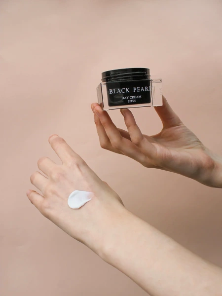Black Pearl Жемчужный увлажняющий крем для сухой и очень сухой кожи SPF 25 Moisturizing Day Cream 50 мл фото 2