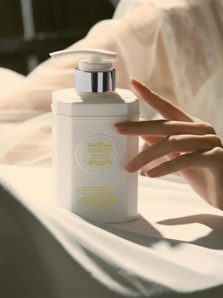 Teabless Парфюмированный лосьон «Лилия, Мускус» Lily Musk White Tea Perfume Body Lotion 250 гр фото 3