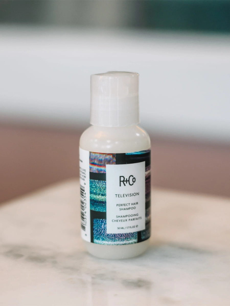 R+Co Шампунь для совершенства волос «Прямой эфир» Television Perfect Hair Shampoo 50 мл фото 1