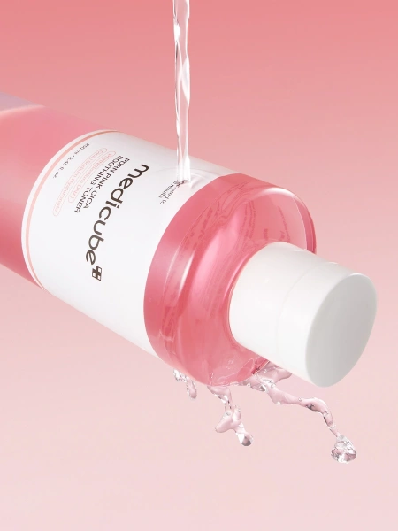 Medicube Успокаивающий тонер с ПДРН и комплексом пептидов PDRN Pink CICA Soothing Toner 250 мл фото 3