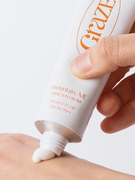 Graze Point Парфюмированный солнцезащитный крем для рук SPF20 Mountain ME Hand Sun Cream 50 мл фото 1