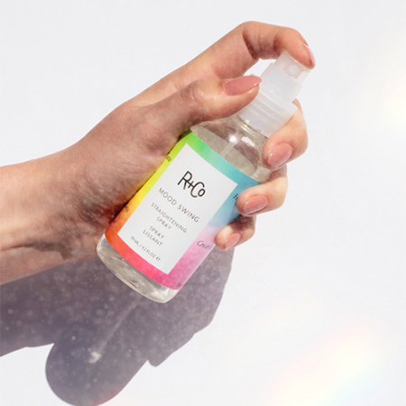 R+Co Cпрей для разглаживания волос «Сам не свой» Mood Swing Straightening Spray 124 мл фото 1