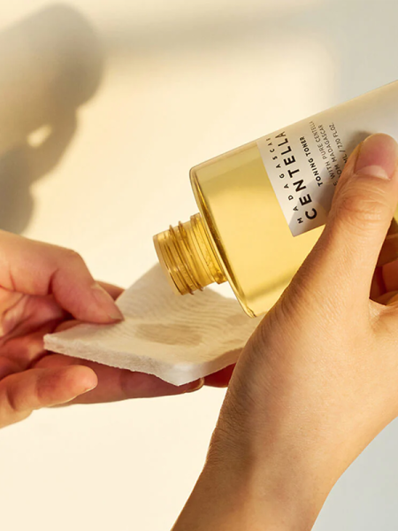 Skin 1004 Успокаивающий тонер с экстрактом центеллы Madagascar Centella Toning Toner 210 мл фото 1