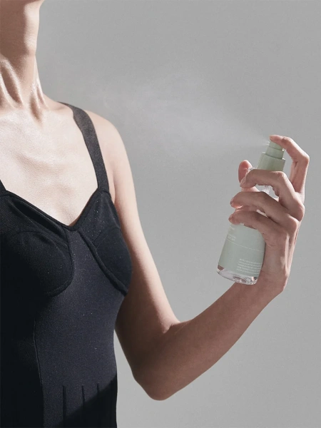 Celimax Успокаивающий мист для тела с BHA-кислотой Ji Woo Gae Heartleaf BHA Body Mist 150 мл фото 1