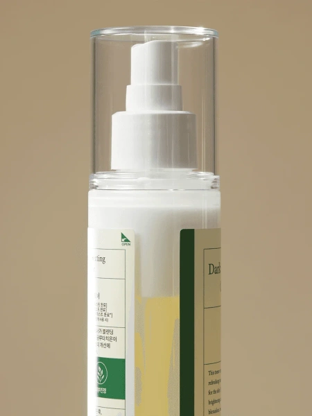 Axis-y Осветляющий двухфазный тонер-мист от пигментации и постакне Dark Spot Correcting Glow Toner 125 мл фото 5