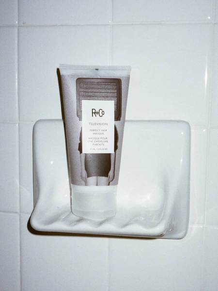R+Co Маска для совершенства волос «Прямой эфир» Television Perfect Hair Masque 147 мл фото 2