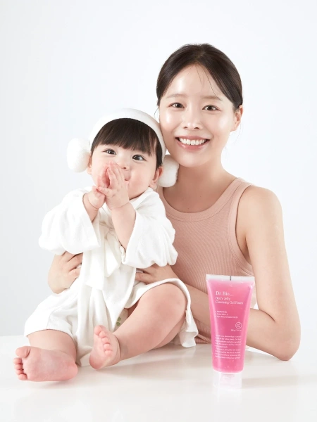 Dr. Bio Очищающий гель-желе для чувствительной кожи Berry Jelly Cleansing Gel Foam 200 гр фото 4