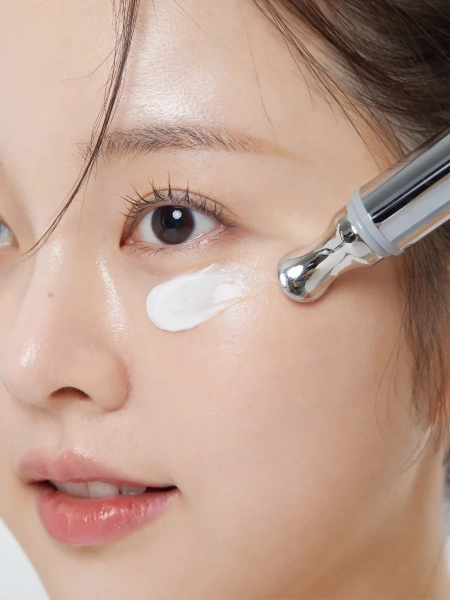 VT Cosmetics Крем для кожи вокруг глаз с ПДРН и золотом PDRN Reedle Shot Eye Lifter 15 мл фото 5