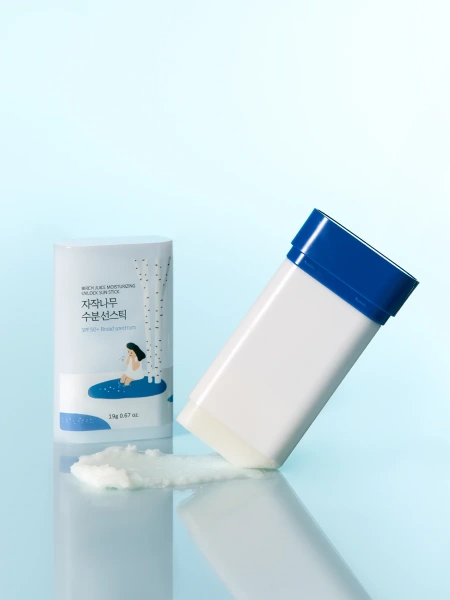 Round Lab Солнцезащитный стик c берёзовым соком и гиалуроновой кислотой SPF50 Birch Juice Moisturizing Sun Stick 19 гр фото 1
