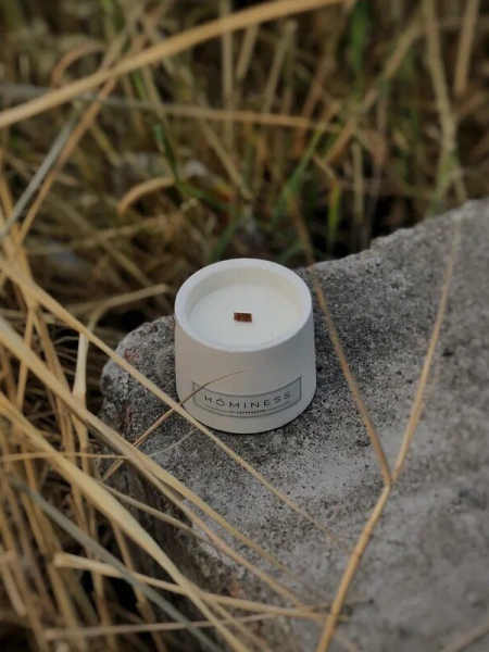 Hominess Ароматическая свеча в бетонной форме «Tobacco&Vanilla» White 100 мл фото 3