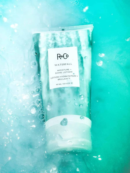 R+Co Увлажняющий лосьон для блеска «Водопад» Waterfall Moisture + Shine Lotion 147 мл фото 1