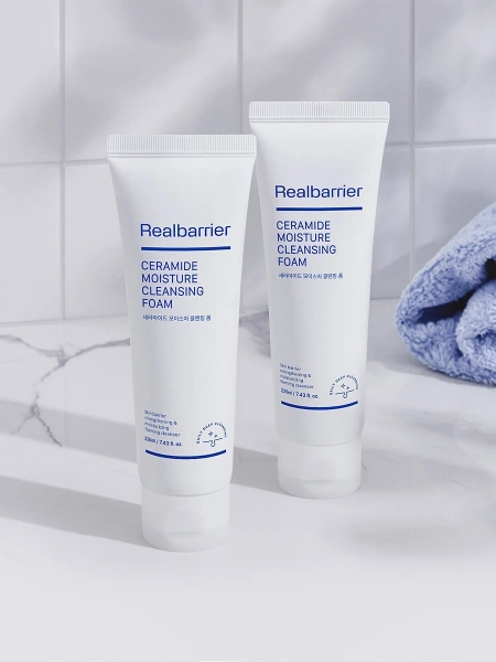 Real Barrier Кремовая очищающая пенка c керамидами Ceramide Moisture Cleansing Foam 220 мл фото 5