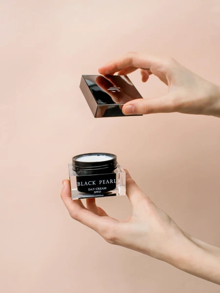 Black Pearl Жемчужный увлажняющий крем для сухой и очень сухой кожи SPF 25 Moisturizing Day Cream 50 мл фото 1