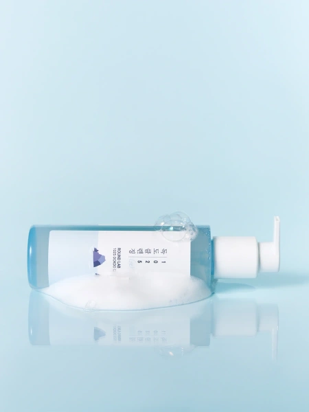 Round Lab Очищающий гель с морской водой 1025 Dokdo Cleansing Gel 150 мл фото 1